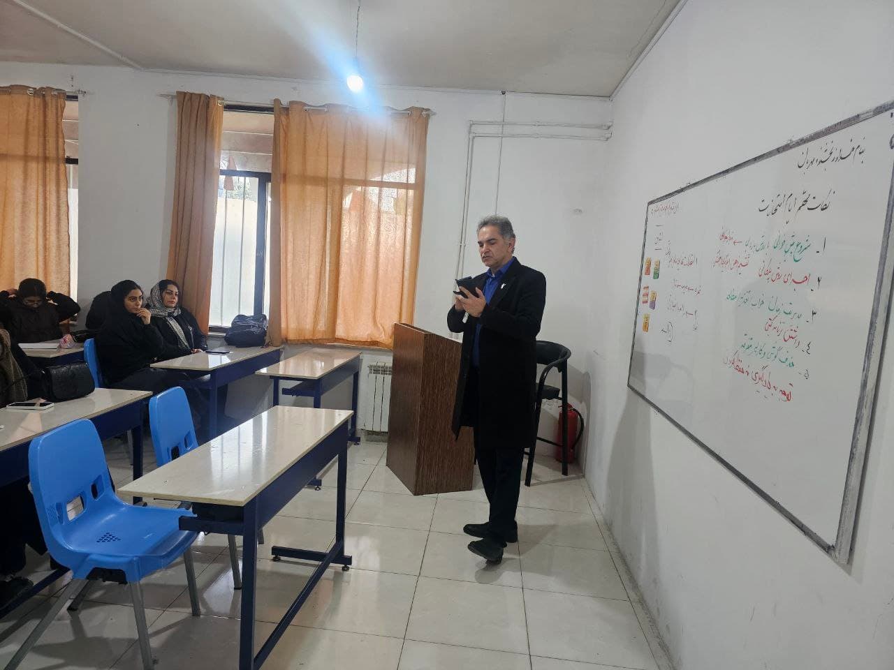 دبیرستان متوسطه دوم دخترانه غیر دولتی آفرینش