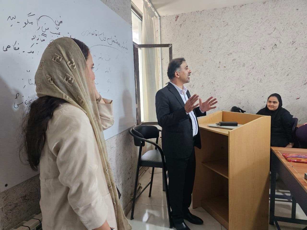 دبیرستان متوسطه دوم دخترانه غیر دولتی آفرینش