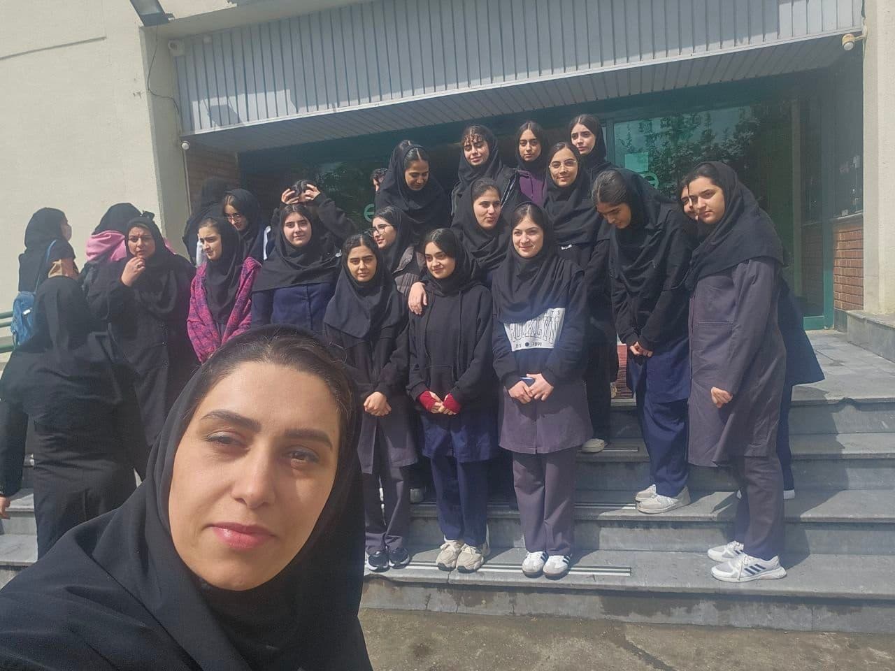 دبیرستان متوسطه دوم دخترانه غیر دولتی آفرینش