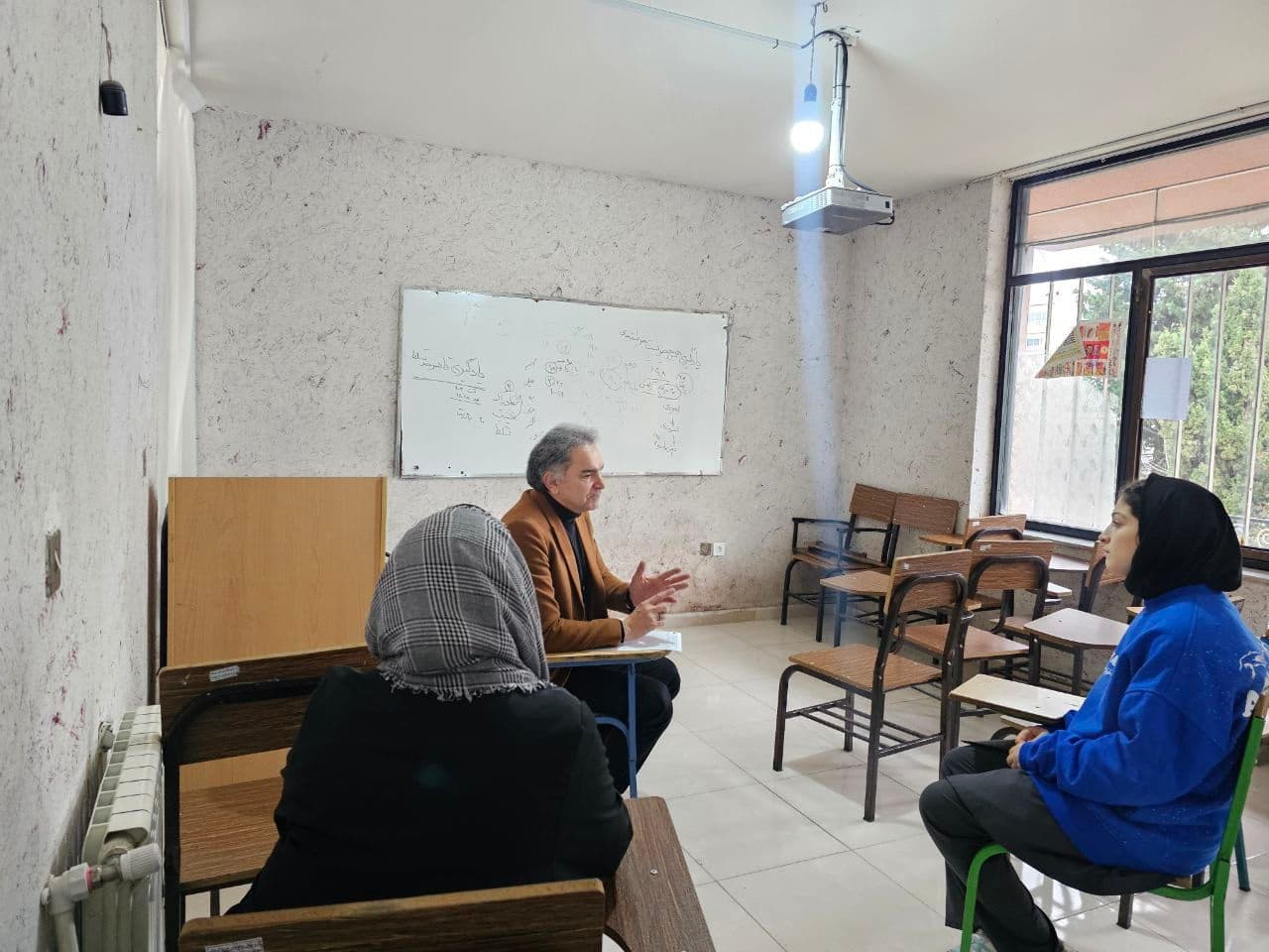 دبیرستان متوسطه دوم دخترانه غیر دولتی آفرینش