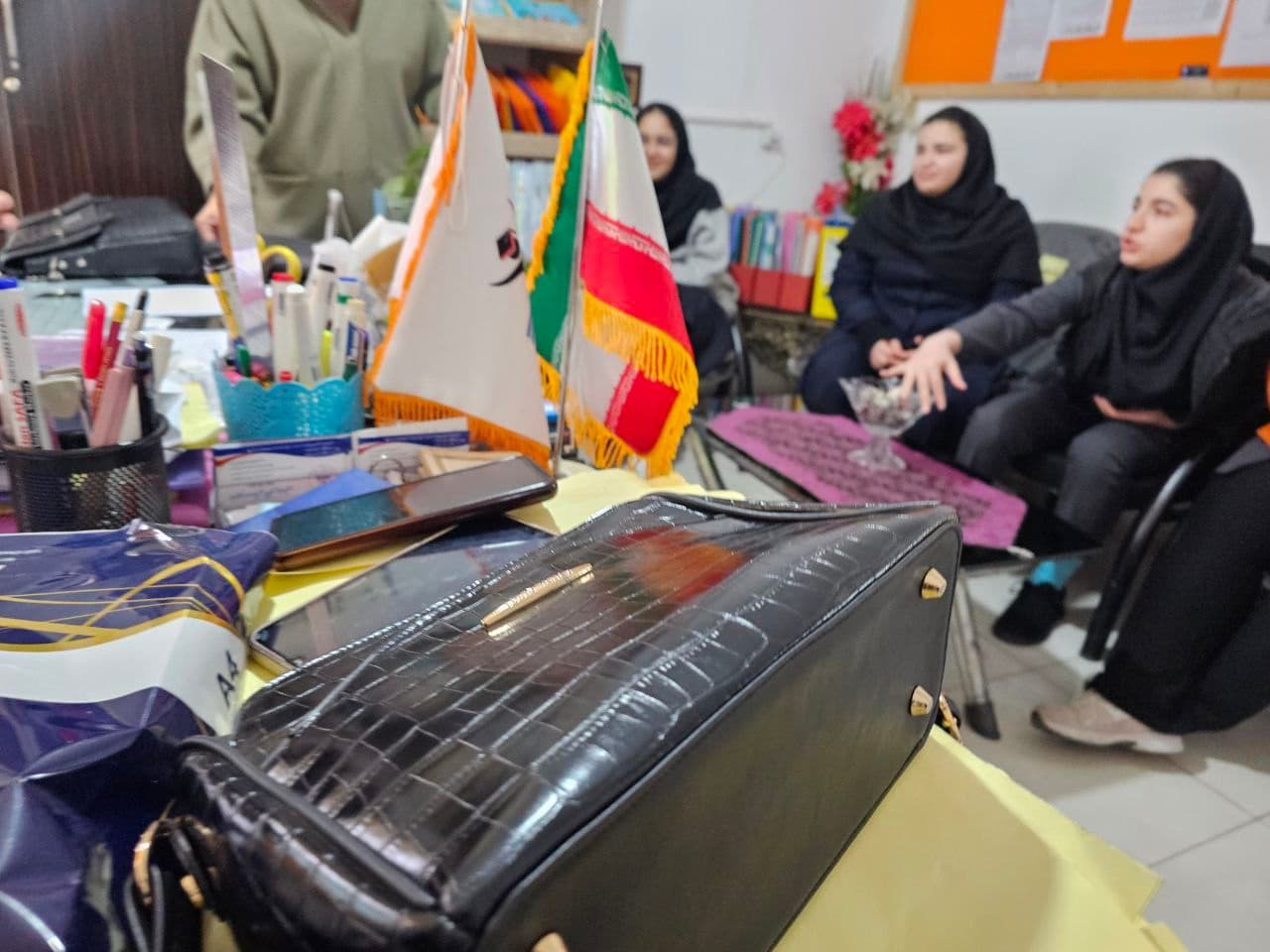 دبیرستان متوسطه دوم دخترانه غیر دولتی آفرینش