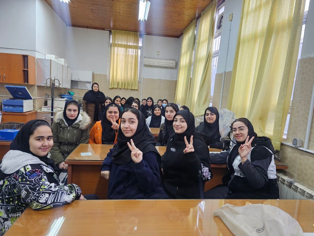 دبیرستان متوسطه دوم دخترانه غیر دولتی آفرینش